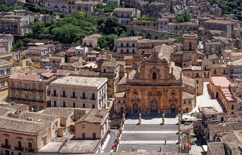 The church of San Pietro, Duomo di San Pietro Apostolo, in the Sicilian town of Modica. The old town centre of Modico is a UNESCO World Heritage Site. Modica, Sicily, Italy, Southern Europe, Europe