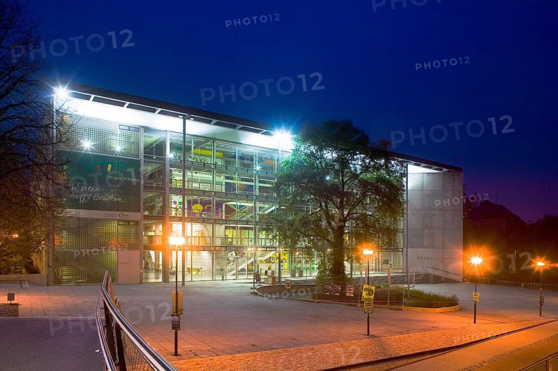 The new lecture hall centre at the Technical University of Dresden (1998) is exceptionally colourful. Designed by Michael fisherman-Art, it is currently the largest and most modern of its kind in eastern Germany