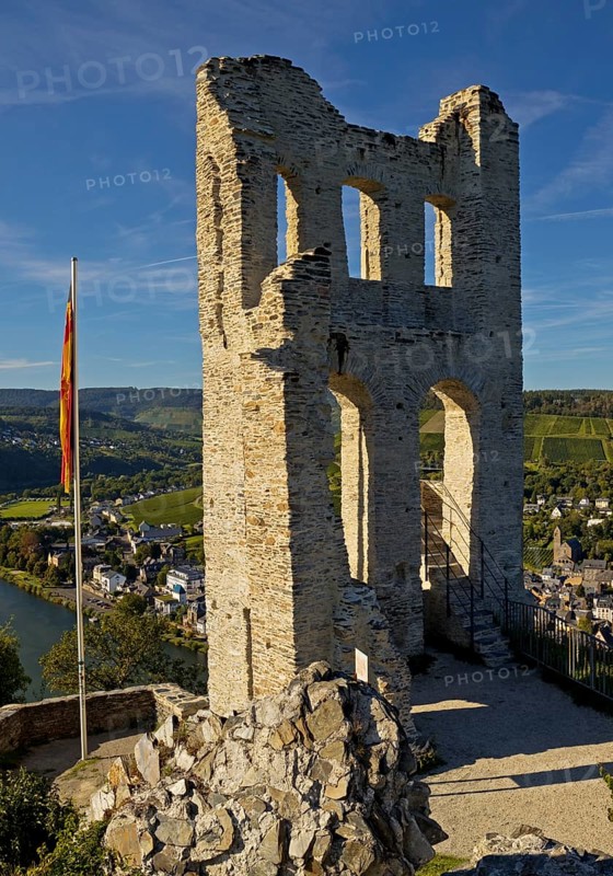 Ruin of Grevenburg Castle with view of the Moselle, Traben-Trarbach, Middle Moselle, Rhineland-Palatinate, Germany, Europe