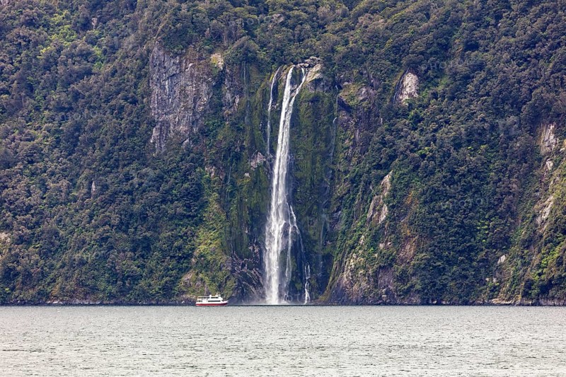 Stirling Falls, Milford Sound, Fiordland National Park, Neuseeland