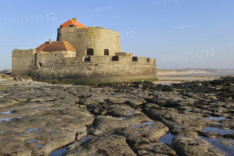 Vauban's Fort Mahon on the beach at Ambleteuse, Côte d'Opale, Opal Coast, France, Europe