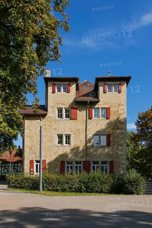 Pfullingen Castle, former moated castle, former Rempenburg also Lower Castle, preserved south-eastern wing, hunting lodge, music school, historic building, architecture, windows, shutters, Pfullingen, Baden-Württemberg, Germany, Europe