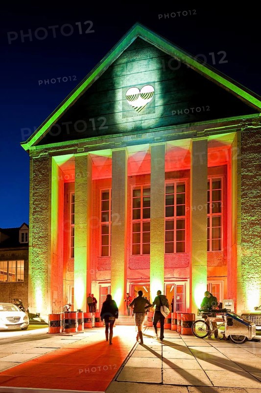 The awards ceremony for the Golden Horsemen of the 22nd Dresden Film Festival and the Film Ball took place at the Festspielhaus Hellerau on 24 April 2010 under the motto: Dirty Dancing - The past is forbidden!