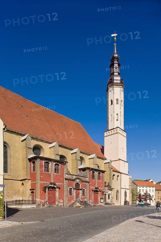 Former Franciscan monastery church Two-aisled Gothic hall church from the 13th-15th century with valuable late Renaissance-style furnishings