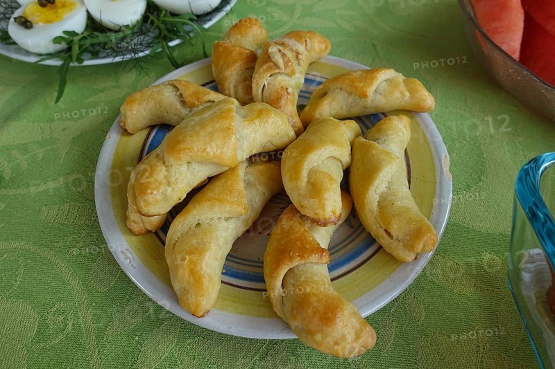 Breakfast table, breakfast, cold buffet, ham croissants, biscuits, savoury croissants, finger food, plate, food, food and drink, studio, Germany, Europe