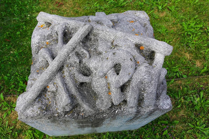 The Swedish grave, former mass grave of 300 Swedish cavalry soldiers, memorial, memorial stone, burial ground, place of worship, monument, replica of bones, stone sculpture, sculpture, Mühlheim an der Donau, Baden-Württemberg, Germany, Europe