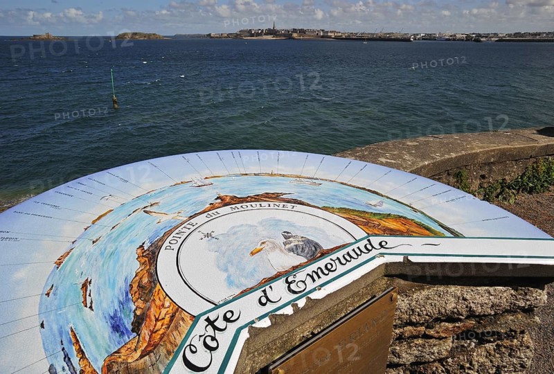 Saint-Malo seen from viewpoint at the Pointe du Moulinet, Dinard, Brittany, France, Europe