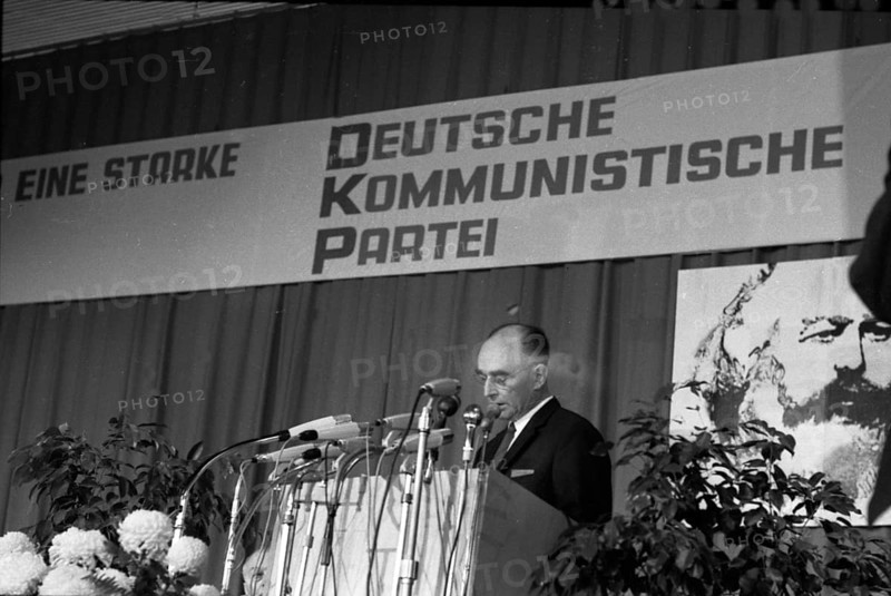 DEU, Germany, Düsseldorf: The communists' move from their exile in the GDR in 1969 was not without problems. Made possible by the Willy Brandt government's policy of détente, the leadership of the KPD came to Bonn in 1969 to found a new party. Legally, the KPD became the DKP. Essen. !. Party Congress of the DKP 1969. Kurt Bachmann, Europe