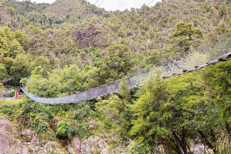 Buller Gorge Swingbridge, Buller River, Murchison, Neuseeland