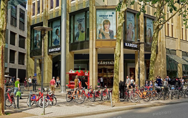 Europe, Germany, Hamburg, Mönckebergstraße, Shopping street, City, Karstadt department stores', Entrance, Rental bikes, Hamburg, Hamburg, Federal Republic of Germany, Europe