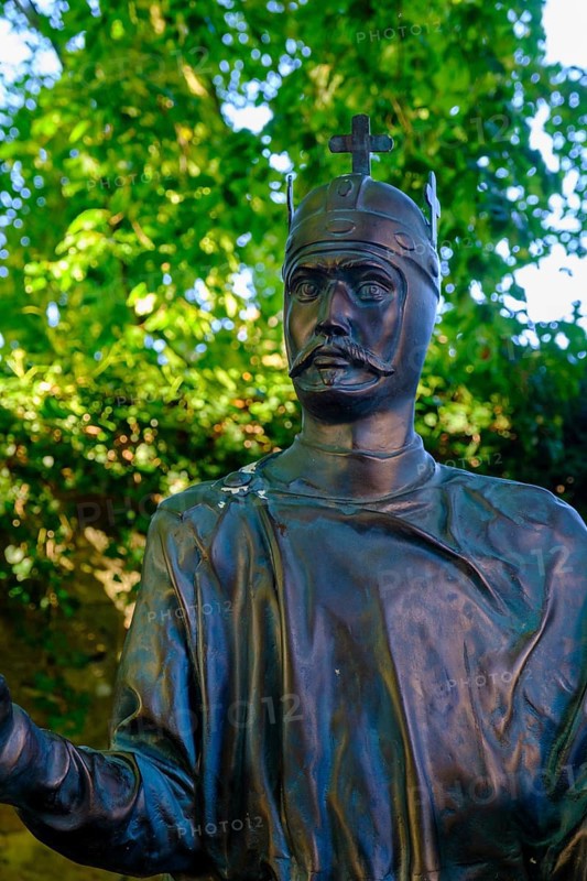Emperor Henry IV, monument at the monastery ruins, Hersfeld Monastery, Luther site, Bad Hersfeld, Hesse, Germany, Europe
