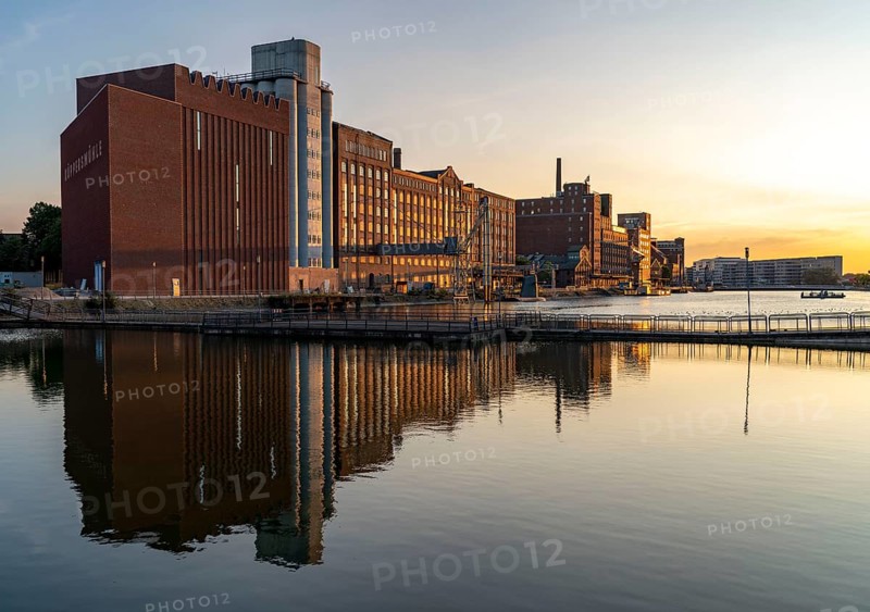 The inner harbour, in Duisburg, building Küppersmühle, and Werhahn-Mühle on the right, North Rhine-Westphalia, Germany, Europe