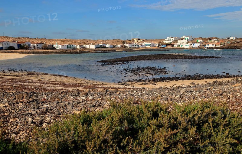 Small fishing village of Majanicho on the north coast, Fuerteventura, Canary Islands, Spain, Europe