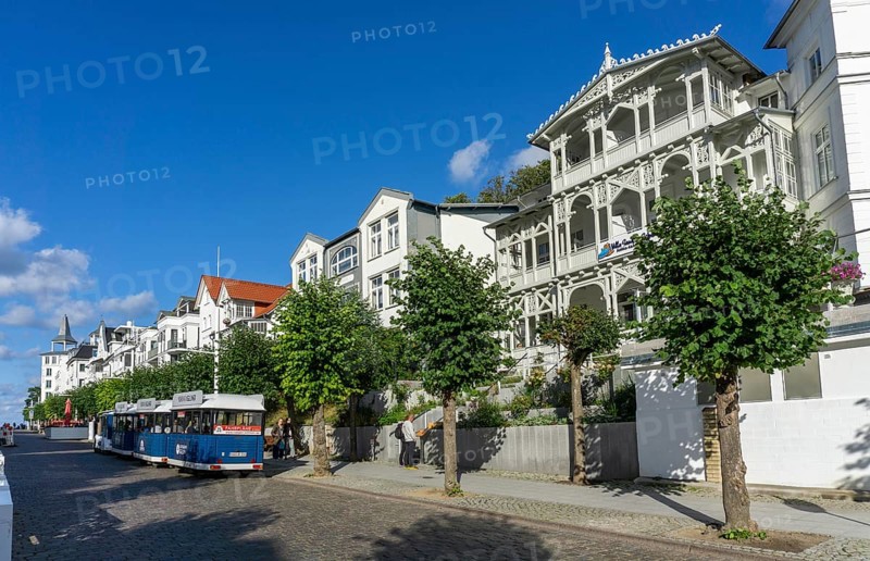 Houses, villas, in Wilhelmstraße, in the style of spa architecture, Baltic resort Sellin, Island of Rügen, Mecklenburg-Vorpommern, Germany, Europe