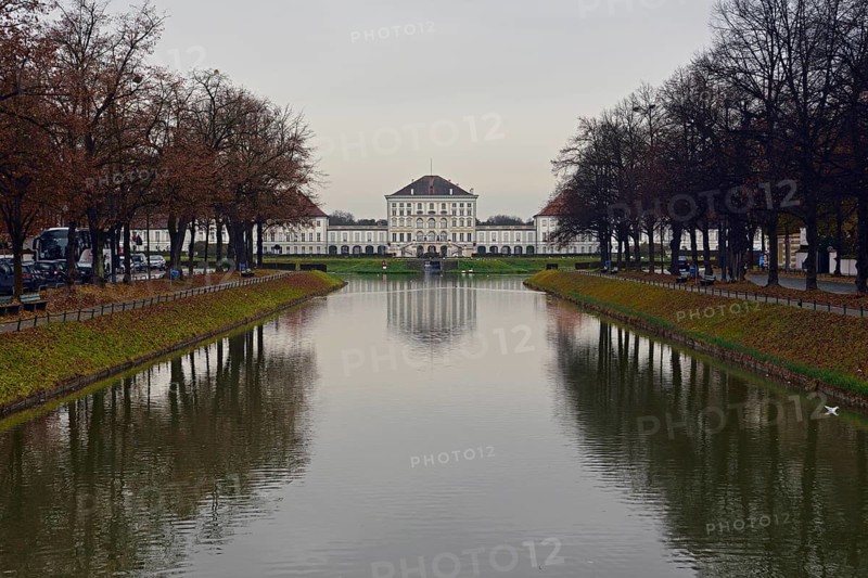 Europe, Germany, Bavaria, Munich, Nymphenburg Palace, Palace Canal and Palace in Autumn, Hamburg, Hamburg, Federal Republic of Germany, Europe