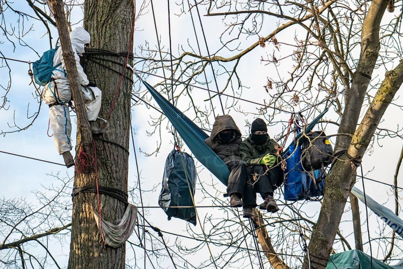 Beginning of the eviction of the Lützerath hamlet, camp of climate activists and squatters, at the Garzweiler 2 opencast lignite mine, by the police, Erkelenz, North Rhine-Westphalia, Germany, Europe