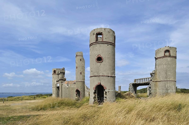 Ruins of the Manoir de Coecilian of the French poet Saint-Pol-Roux, Paul-Pierre Roux in Camaret-sur-Mer, Brittany, France, Europe