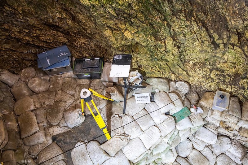 The Hohle Stein cave in the Swabian Alb. Ice age cave in the Achtal valley, site of important archaeological excavations from the Aurignacian period. The most important find is the Venus from the Hohle Stein. The first work of art in human history to depict a human figure. Schelklingen, Baden-Württemberg, Germany, Europe