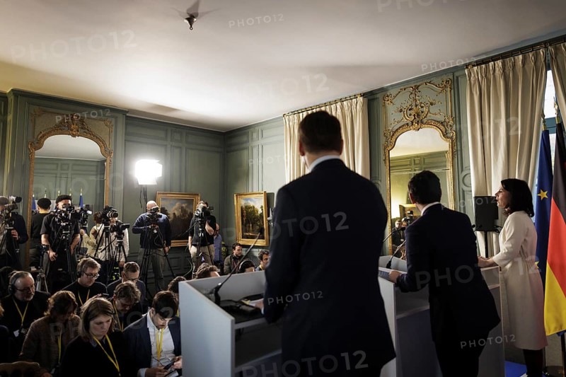 Annalena Bärbock (Alliance 90/The Greens), Federal Foreign Minister, Stephane Sejourne, Minister for Europe and Foreign Affairs of the French Republic, and Radoslaw Sikorski, Minister for Foreign Affairs of the Republic of Poland, at a joint press conference during the meeting of the Weimar Triangle at the Château de la Celle in La Celle-Saint-Cloud, 12 February 2024. Photographed on behalf of the Federal Foreign Office
