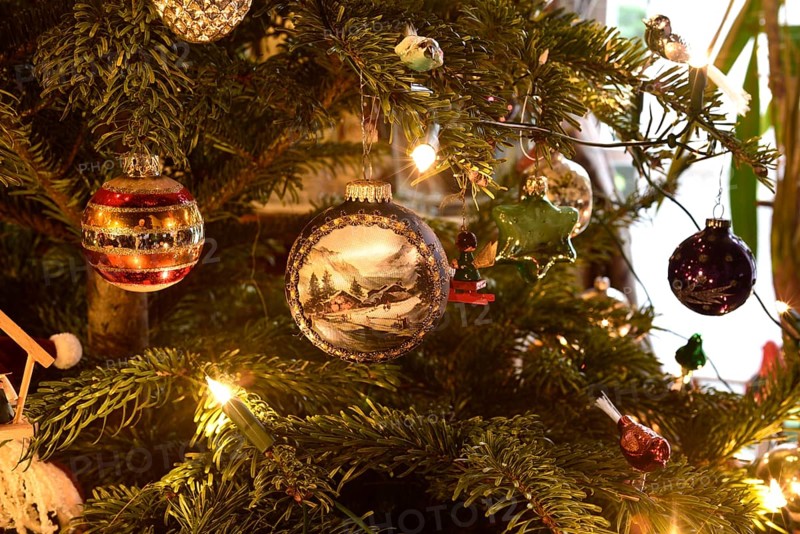 Europe, Germany, Christmas, Christmas tree with tree decorations, baubles and fairy lights, Europe