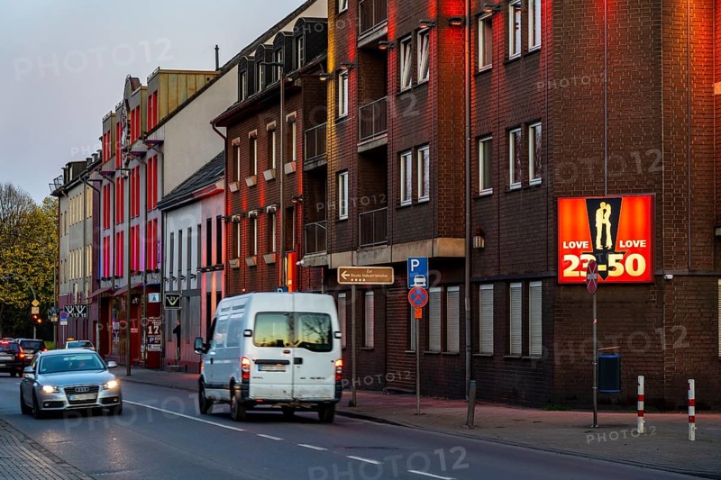 Red light district, Vulkanstraße, brothels, brothels, brothels, bars, prostitution, closed during the second corona lockdown, Duisburg, North Rhine-Westphalia, Germany, Europe