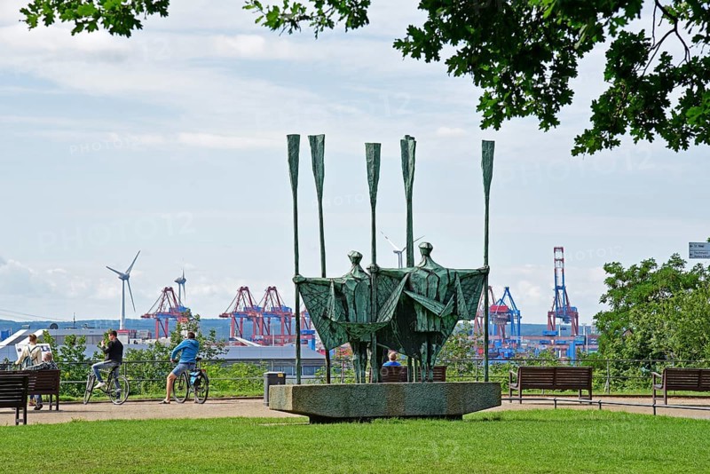 Europe, Germany, Hanseatic City of Hamburg, Ottensen district, Altonaer Balkon, bronze sculpture by Gerhard Brandes The three fishermen from 1968, view of the container terminal, Europe