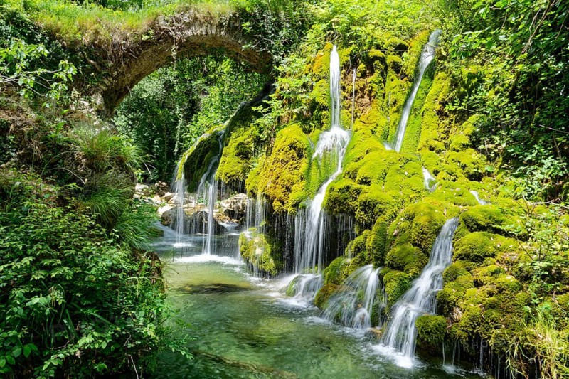 The Oasi Cascate Capelli Di Venere waterfall, also known as Fontana Capello, is located in the Cilento, Vallo di Ciano e Alburti National Park. The national park is the second largest national park in Italy. Casaletto Spartano, Province of Salerno, Campania, Southern Italy, Southern Europe