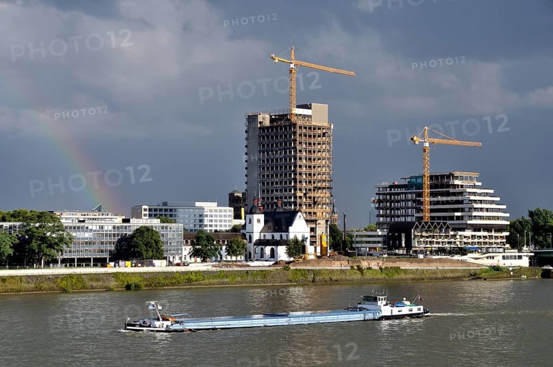 The Lufthansa high-rise (headquarters of the German airline until 2007) on the banks of the Rhine in Deutz becomes MaxCologne, renovation until 2012, Cologne, North Rhine-Westphalia, Germany, Europe