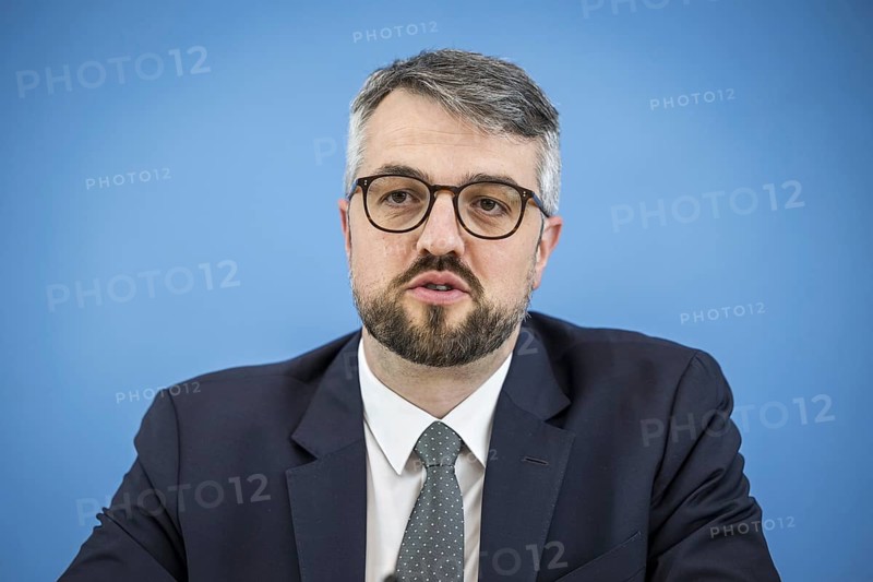 Presentation of the government draft for the 2025 federal budget at the Federal Press Conference by the State Secretary at the Federal Ministry of Finance, Wolf Reuter, among others