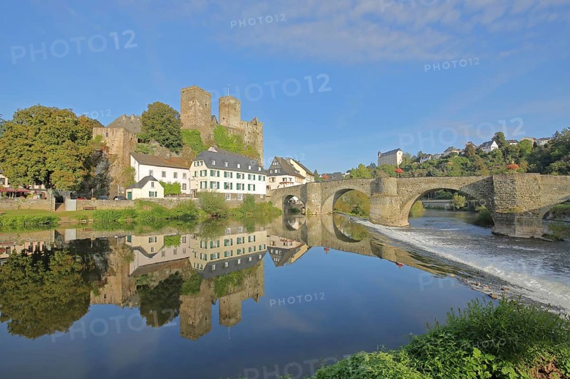 Old Lahn bridge built 1448 with castle built 12th century, Lahn valley, reflection, historic stone arch bridge, Runkel, Westerwald, Taunus, Hesse, Germany, Europe