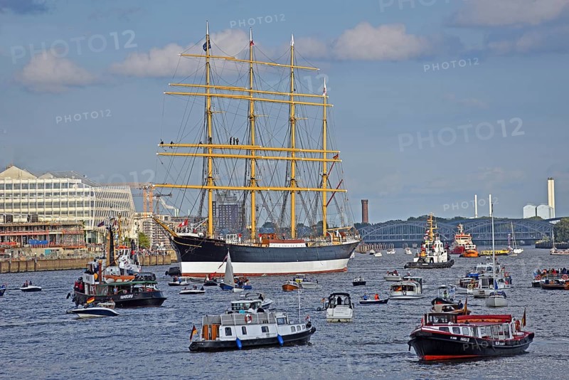 Europe, Germany, Hanseatic City of Hamburg, harbour, Elbe, arrival parade of the restored windjammer Peking, four-master built in Hamburg in 1911, Flying P-Liner of the shipping company F. Laeisz, cargo ship, Europe