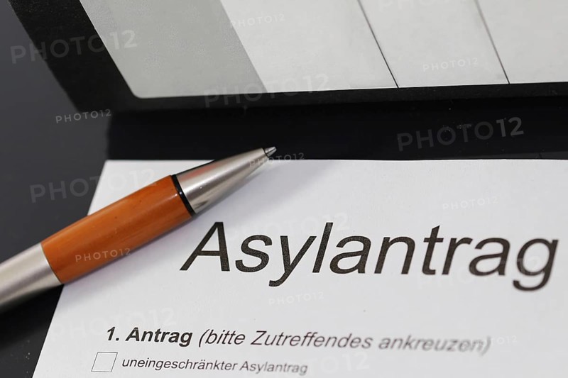 Symbolic image: Asylum application form in Germany