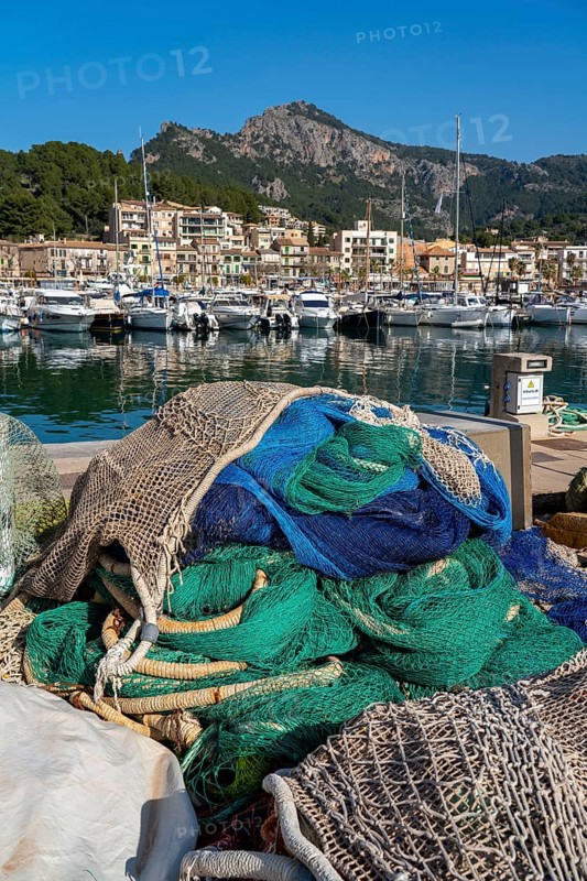 Coastal town of Port de Sóller in the north-west of the island, near Alconàsser, Serra de Tramuntana, Majorca, Spain, Europe