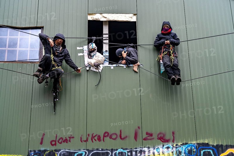 Beginning of the eviction of the Lützerath hamlet, camp of climate activists and squatters, at the Garzweiler 2 opencast lignite mine, by the police, Erkelenz, North Rhine-Westphalia, Germany, Europe