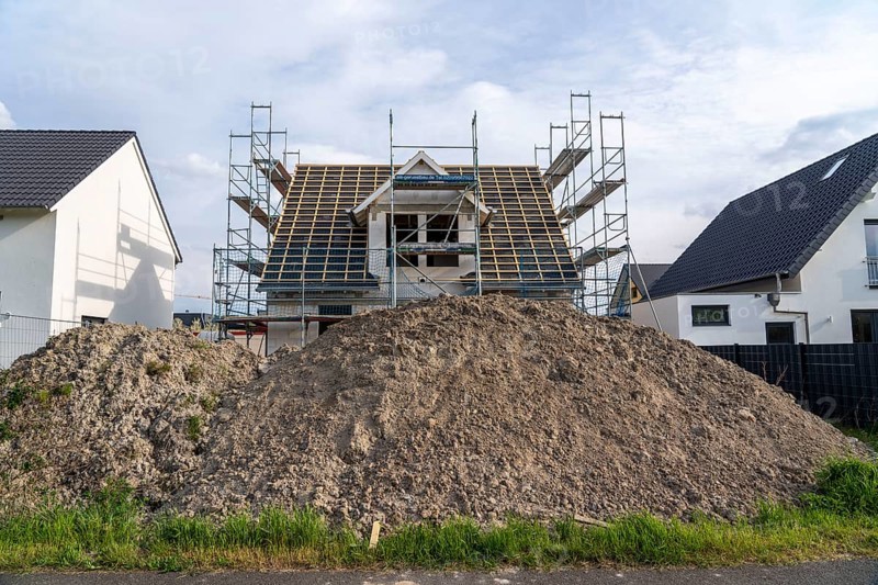 New residential neighbourhood with 150 plots, on the site of the former RAG Lohberg mine in Dinslaken, the development is supplied with green energy and is located at the foot of the Lohberg slagheap and the Lohberg Creative Quarter, CO2-neutral location, North Rhine-Westphalia, Germany, Europe