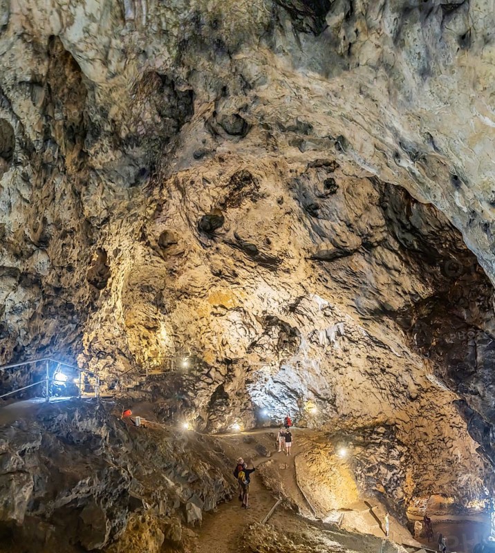 The Hohle Stein cave in the Swabian Alb. Ice age cave in the Achtal valley, site of important archaeological excavations from the Aurignacian period. The most important find is the Venus from the Hohle Stein. The first work of art in human history to depict a human figure. Schelklingen, Baden-Württemberg, Germany, Europe