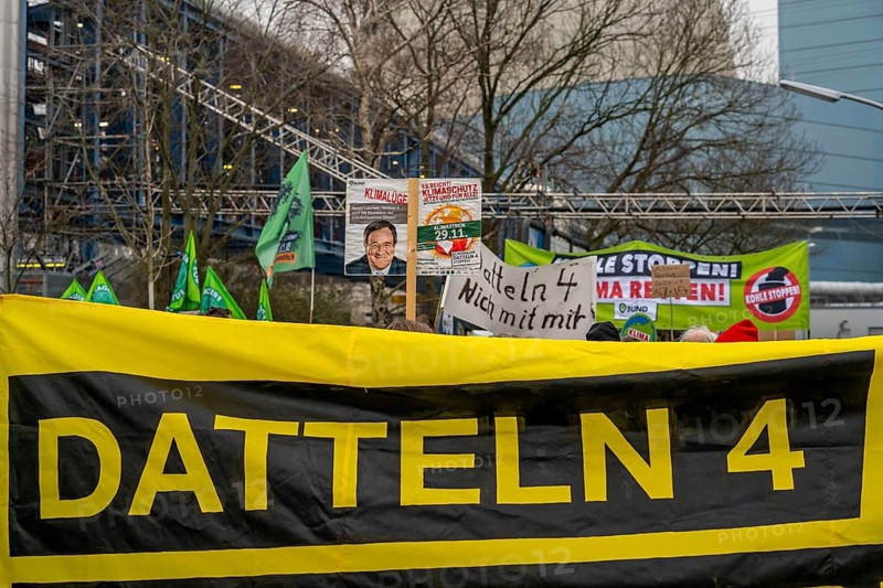 Protest action by the Fridays For Future movement at the Datteln 4 coal-fired power plant, against the commissioning of the power plant, as part of the coal compromise, the Uniper power plant is to go online in summer 2020, Greenpeace activists