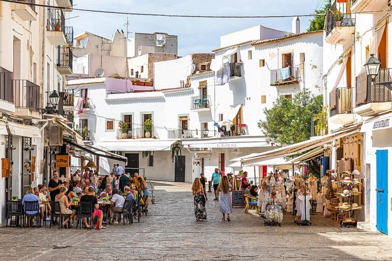 Square with shops, cafes and restaurants in the old town of Eivissa, Ibiza Town, Ibiza, Balearic Islands, Mediterranean Sea, Spain, Europe