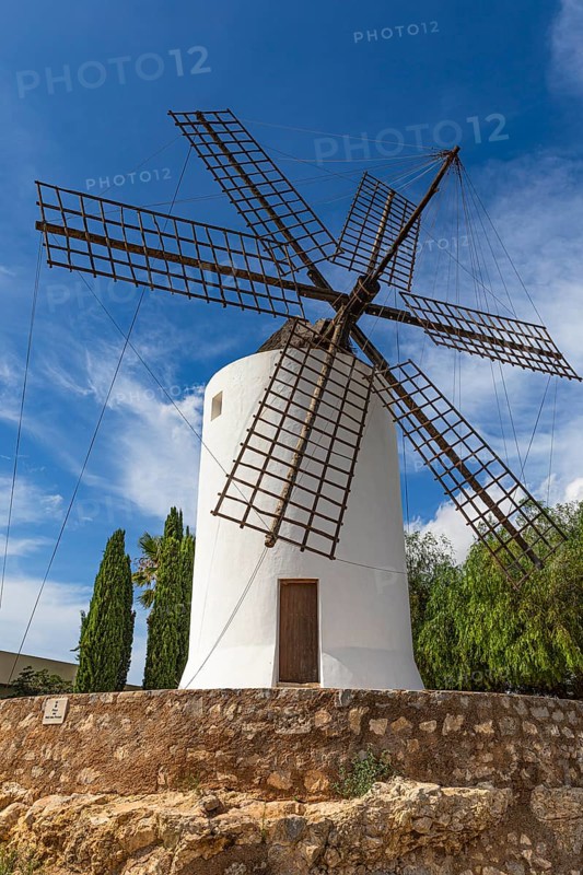 Historic windmill in Eivissa, Ibiza Town, Ibiza, Balearic Islands, Mediterranean Sea, Spain, Europe
