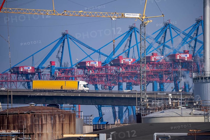 Ramp of the Köhlbrand Bridge in the Port of Hamburg, behind the Container Terminal Tollerort, spans the 325 m wide Köhlbrand, an arm of the Süderelbe, the bridge is over 3600 metres long, 53 metres above the water, piers 135 m high, more than 30, 000 vehicles use the B3 bridge daily, important connection to the port, it is dilapidated, to be rebuilt, Hamburg, Germany, Europe