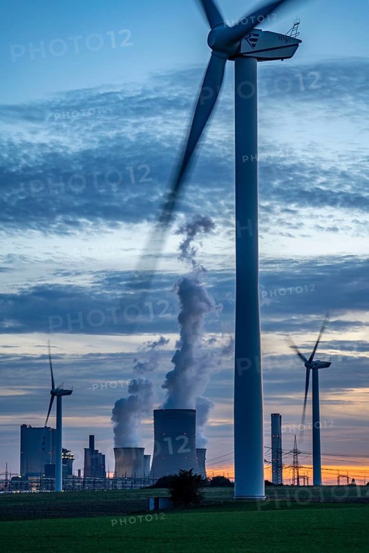 Lignite-fired power plant, RWE Power AG Niederaußem power plant, wind power plants, 2 units were shut down in 2020/21 and restarted in June 22 to replace gas-fired power plants in the 2022 energy crisis, Bergheim, North Rhine-Westphalia, Germany, Europe
