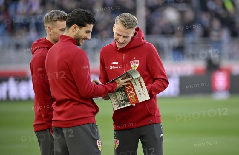 Chris Führich VfB Stuttgart (27) Maximilian Mittelstädt VfB Stuttgart (07) Mahmoud Dahoud VfB Stuttgart (05) with stadium magazine, MHPArena, MHP Arena Stuttgart, Baden-Württemberg, Germany, Europe