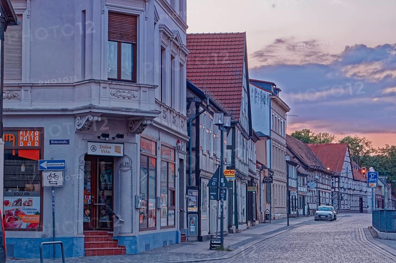Breite Straße, a cobbled street with shops and flats in historic half-timbered buildings in the old town centre of Stendal. Hanseatic city of Stendal, Saxony-Anhalt, Germany, Europe