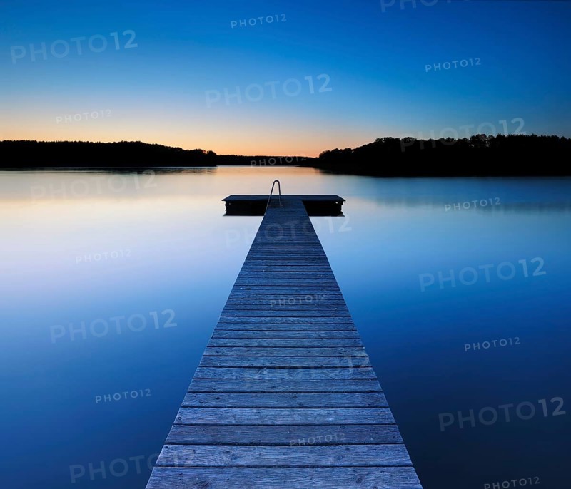 Quiet lake with bathing jetty after sunset, bathing area, Mecklenburg Lake District, Mecklenburg-Western Pomerania, Germany, Europe