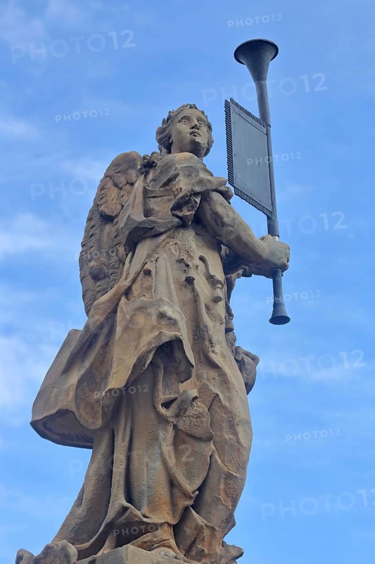 Sculpture at the Schellenbrunnen, trumpet, holding, coat of arms, free-standing, main market, Gotha, Thuringia, Germany, Europe