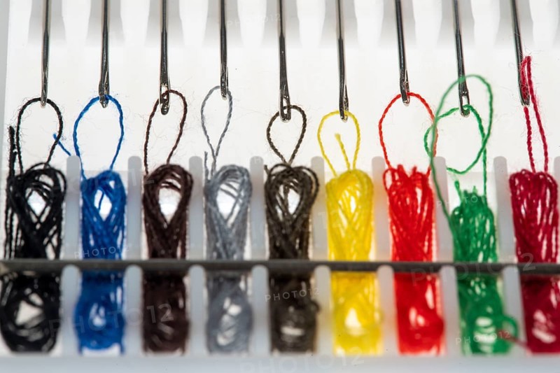 Sewing kit, sewing thread and sewing needles, already threaded, various colours, ready to sew, hotel amenities