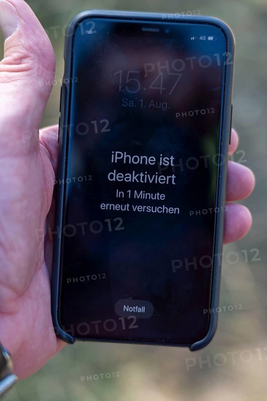 IPhone 11Pro, message on the screen that the mobile phone has been deactivated
