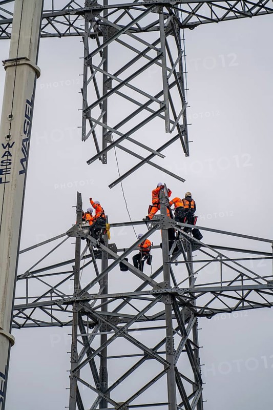 Installation of a high-voltage pylon, construction of a new line route, near Neuss-Holzheim, North Rhine-Westphalia, Germany, Europe