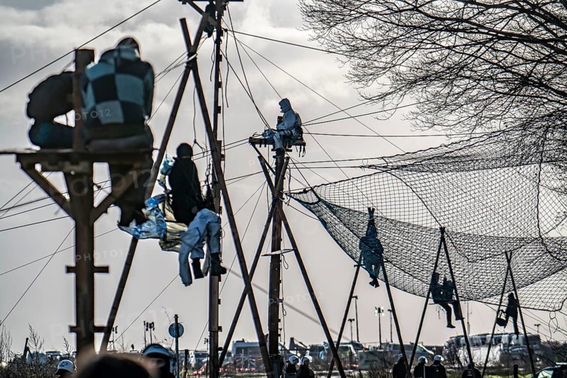 Beginning of the eviction of the Lützerath hamlet, camp of climate activists and squatters, at the Garzweiler 2 opencast lignite mine, by the police, Erkelenz, North Rhine-Westphalia, Germany, Europe