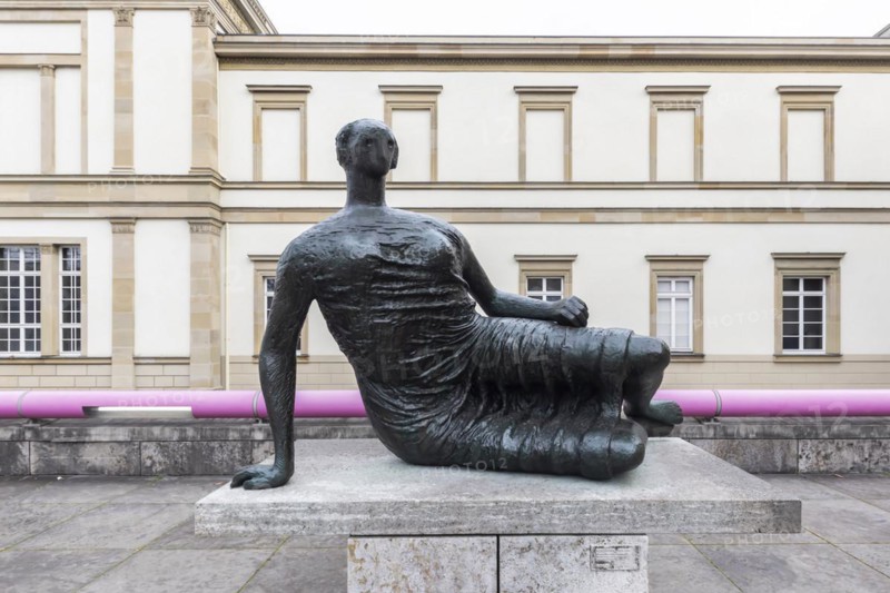 New State Gallery Stuttgart, architect James Stirling, sculpture The Reclining Figure by Henry Moore. Stuttgart, Baden-Württemberg, Germany, Europe